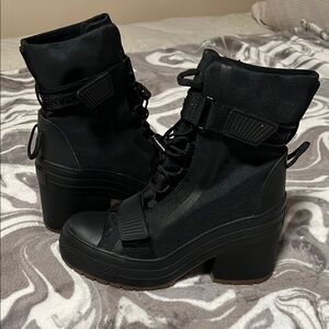 Converse Black Lace Up Boots with Platform